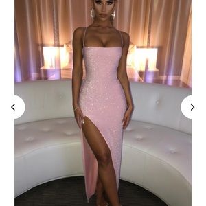 used picture of model because she shows it off better then me!!